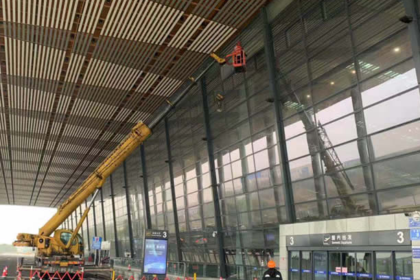 武穴玻璃幕墙维护和保养